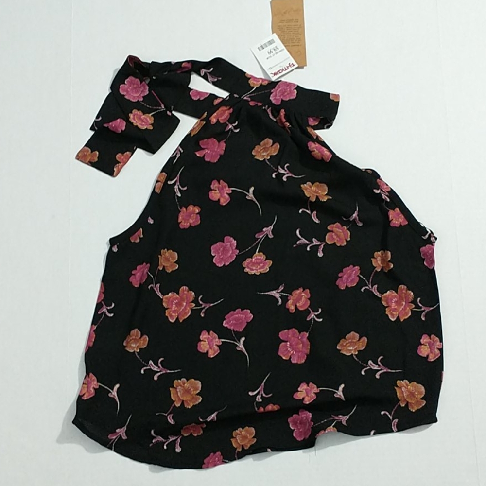 NWT Patterned blouse